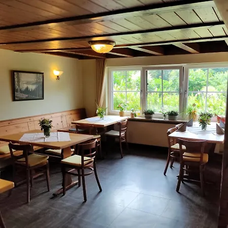 Kro Gruenvogels Landgasthof Zum Gruenen Baum