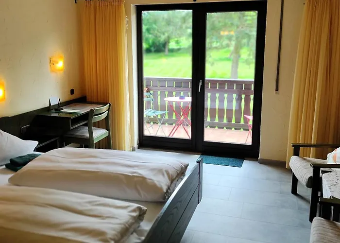 Grünvogels Landgasthof Zum Grünen Baum Inn