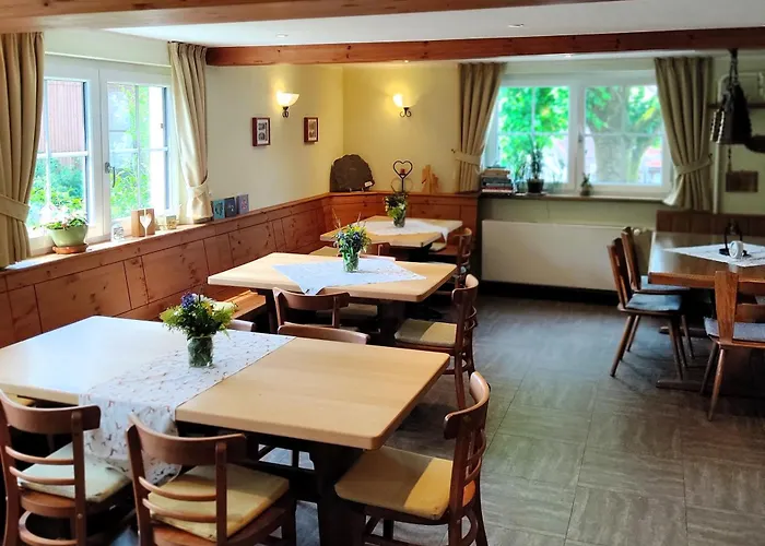 Grünvogels Landgasthof Zum Grünen Baum Inn